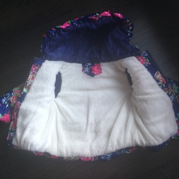 🌼🌷Girls Puffer Coat🌷🌼 - Picture 6 of 8